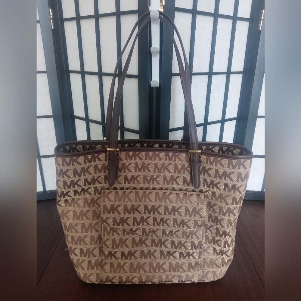 Michael Kors Jet Set Travel Tote Bag